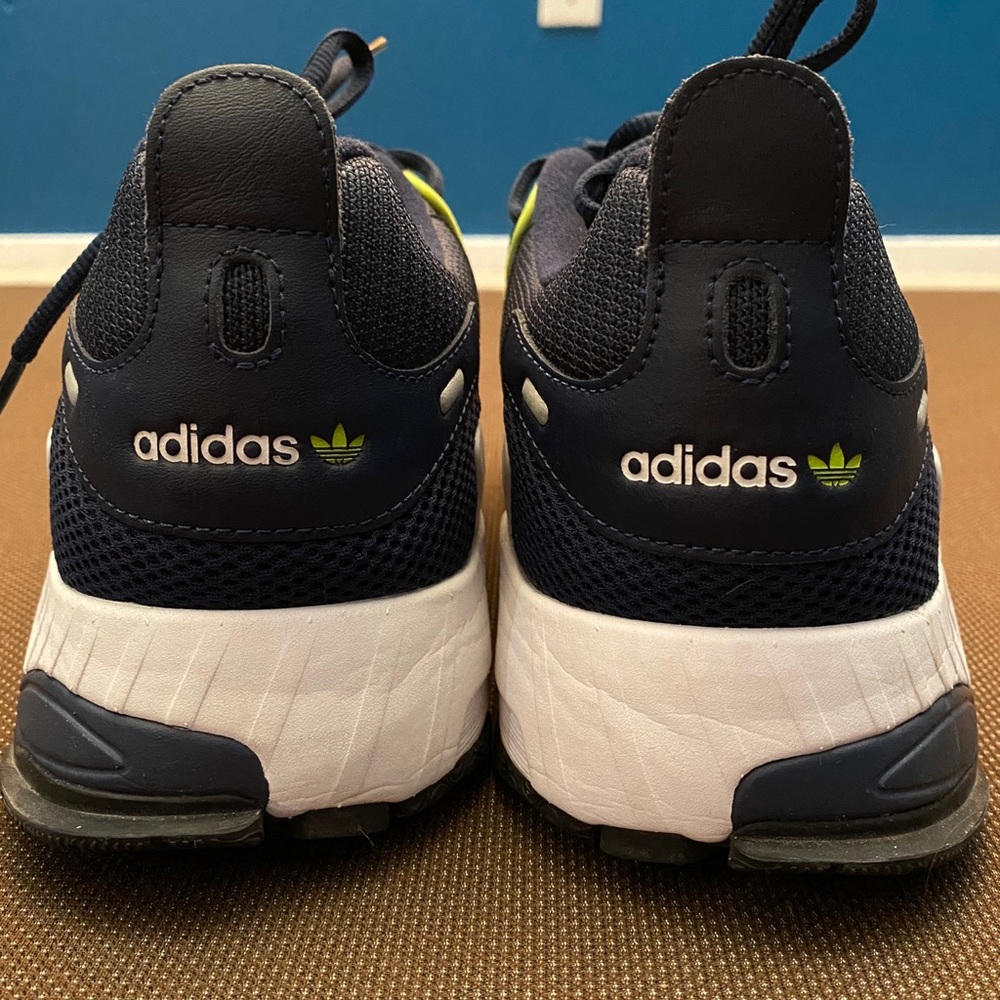 Adidas - Picture 4 of 5